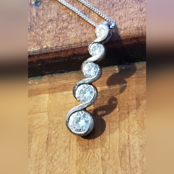 THL Sterling CZ Diamond pendant & Chain - Picture 11 of 12